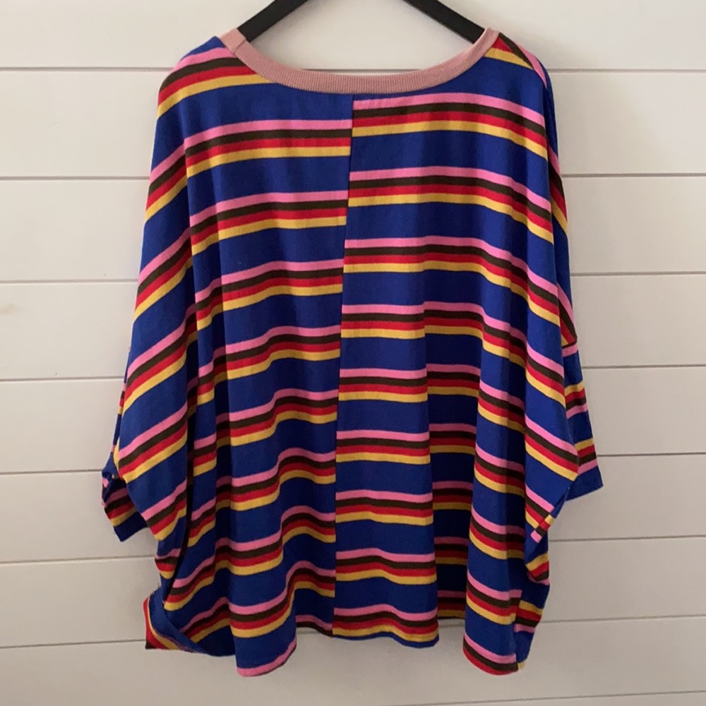 Easel NWT oversized tee - Picture 4 of 4